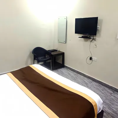 Hotel Hirapanna Hotels near pammi beauty parlour