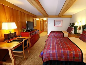Lake Lawn Resort
