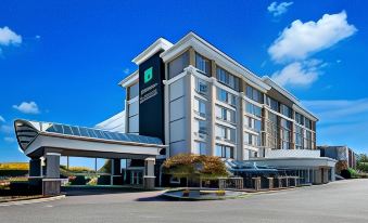 Holiday Inn Express Hampton - Coliseum Central