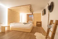 Hotel Wasserfall Hotels near Cheval Blanc