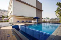 Lemon Tree Hotel, East Delhi Mall, Kaushambi - Pools