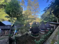 Kampung Karuhan Eco Green Park Sumedang Hotel dekat Fakultas Kesehatan Universitas Sebelas April