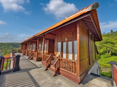 Manta Cottage Seaview Plus Hotel dekat Pura Goa Giri Putri