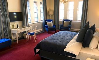 Rand Club Suites