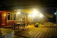 Alishan Chung Ming Pottery Habitat Houses Hotel dekat Eryan Ping Trail