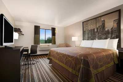 Super 8 by Wyndham Portland Airport