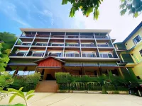 Vang Vieng Hana Riverside Hotel