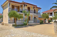 Sunny Garden Hotel Hotels near Porto Kamilafka Beach