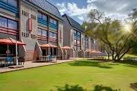 26° South Bush Boho Hotel Hotels near Van Oord Street Park