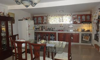 Room in Guest Room - Posada Green Sea Villa Helen Kilometer 4 Bypass