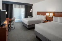 Courtyard Memphis East/Park Avenue Hotel dekat University of Memphis