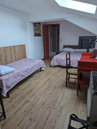 Auberge des Pins Отели в г. Рокль