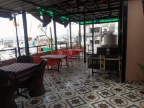 賈格尼瓦思旅館