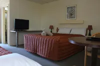 Cobram Colonial Motor Inn Hotels in Cobram East