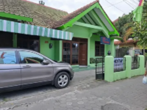 Omah 365 Homestay