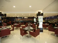 Holiday & Business Hotel - Em Frente ao Centro de Eventos e Arena Conda Hotels in Chapeco