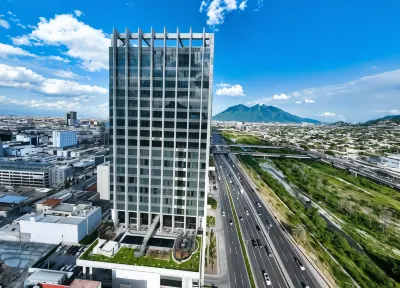 Galeria Plaza Monterrey Hotel berhampiran Templo del Sagrado Corazón