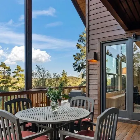 Beautiful 5 Bedroom 3500sf Cabin in Torreon Golf Community in Show Low