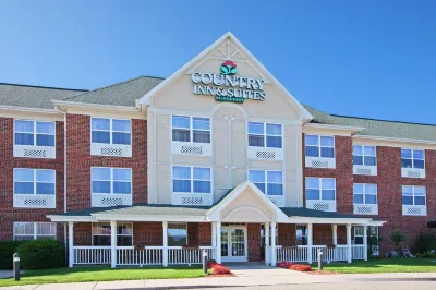Country Inn & Suites by Radisson, Lansing, MI فنادق في Delta Center Township
