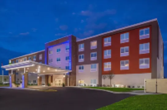 Holiday Inn Express & Suites WEST MELBOURNE by IHG