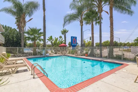 Motel 6 Simi Valley, CA