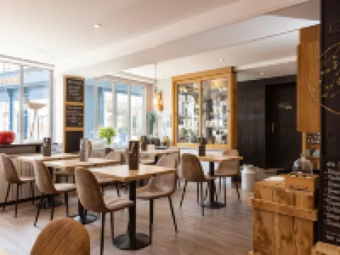 Hotel le Dauphin Hotels in Honfleur