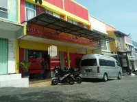 Pringgondani Guest House at Pandanaran Hills Semarang Hotels in Tembalang