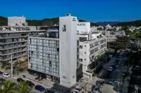 Spot Jurere Sophistication by the Sea - Spj's Hotels near Jurere Beach
