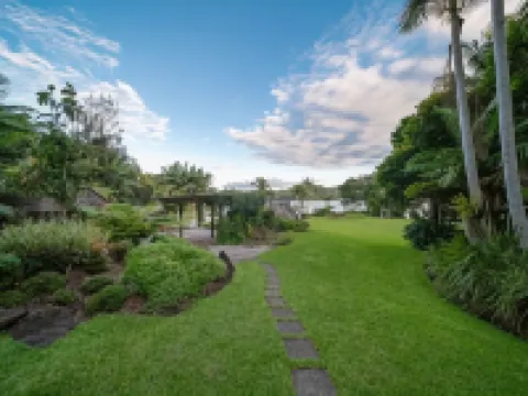 Secrets on the Lake Hotels in Maleny