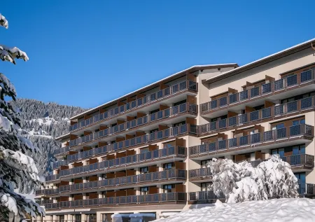 Victoria Hotel & Residence Отели в г. Эгль