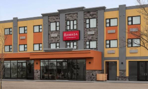 Ramada by Wyndham West Edmonton Hotel & Suites