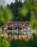 Jasna Chalet Resort Hotels in der Nähe von The Crne Vode Waterfall