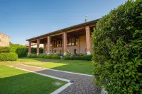 Santellone Resort Hotels in Roncadelle