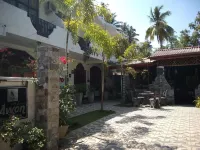AWON HOTEL MIRISSA - parkir