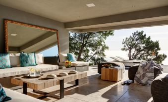 CB-One Luxury Stay