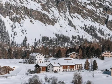 Hotel Chesa Pool Отели в г. Зильс-им-Энгадин