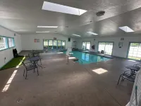 Quality Inn & Suites Albany Corvallis - Swimmingpools
