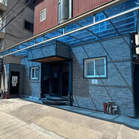 Insadong R Guesthouse Отели рядом с достопримечательностью «Станция метро Jonggak»