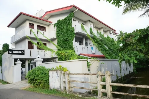 Di Sicuro Tourist Inn