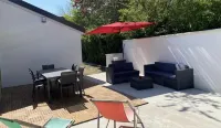 Villa with garden and private parking