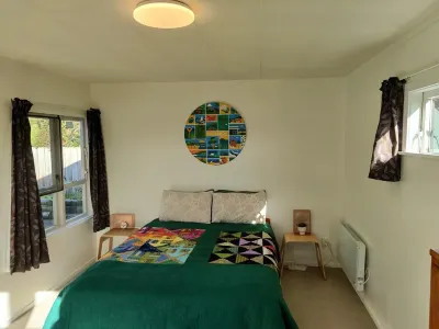 Rose Cottage get-away, Foxton Beach Hotels near Manawatu Caravan Club