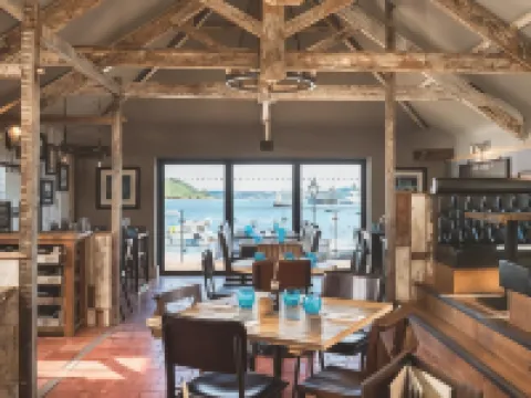 Chainlocker Hotels in Falmouth
