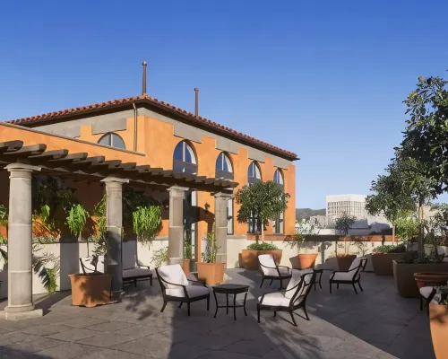 Plaza la Reina Hotels near UCLA