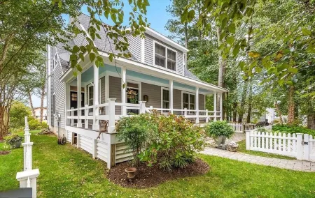 Waterfront Home & Golf Getaway - Close to the Boardwalk and Assateague