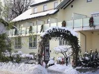 هوتل روسنفيلا Hotels near آيغن