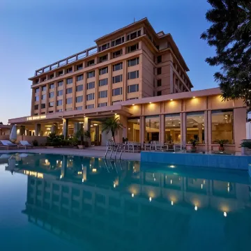 The Everest Hotel Hotels near Shantinagar shopping center