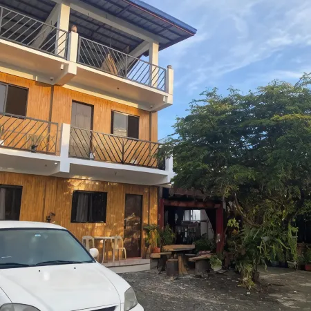 Alona's Traditional Filipino Home Near 100 Islands Wharf