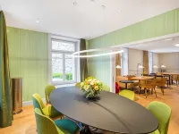 Alma Hotel - Boutique hideaway by the lake with rooftop and ladies-only wellness Отели рядом с достопримечательностью «Зеефельд»