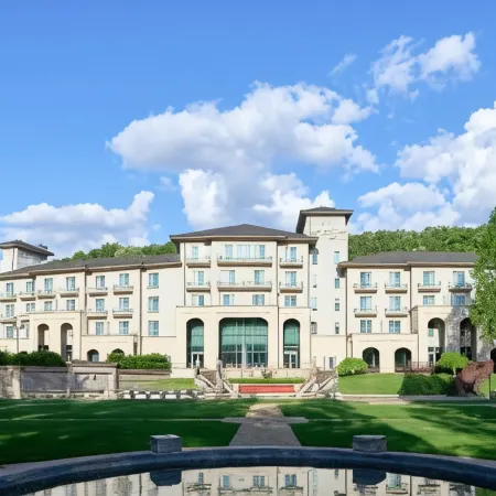 adonishotel