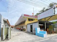 Hotel Kurnia @ Jln Pemuda Blora RedPartner 블로라 호텔